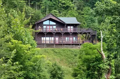 When you look for a great cabin in the smokies, look at Breathless View cabin rental.